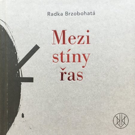 Mezi stíny řas