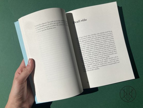 Mezi pískem a hvězdami