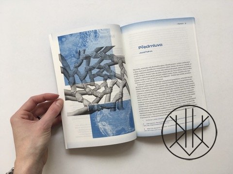 Mraky / vrstvy / dimenze: Topologie a vnímání prostoru v 21. století