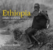 Ethiopia - Omo River. Obřady a rituály