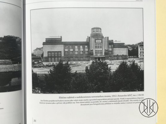 Muzeum v Hradci Králové na historických fotografiích