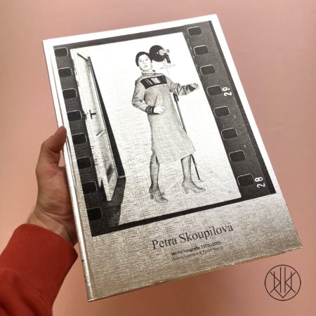 PETRA SKOUPILOVÁ: MÓDNÍ FOTOGRAFIE 1975 – 2003