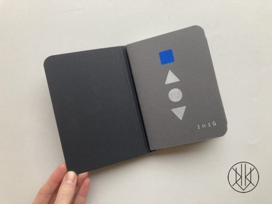 Diář na rok 2026 vyrobený v Lemniskátě