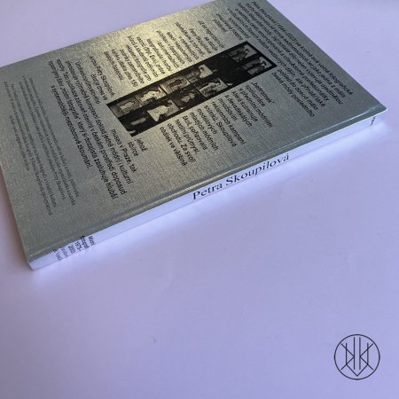 PETRA SKOUPILOVÁ: MÓDNÍ FOTOGRAFIE 1975 – 2003